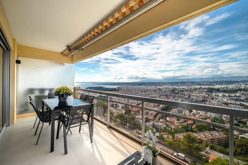 Panoramic terrace